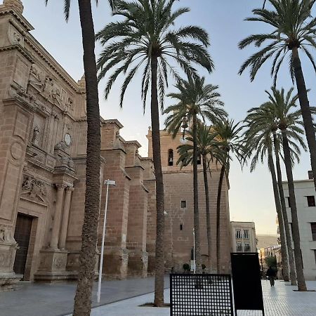 Vivienda Bendicho- Catedral Apartment Almeria Luaran gambar