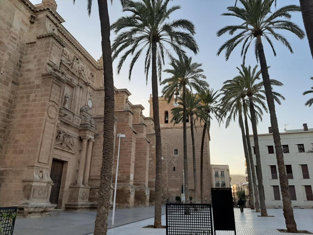 Vivienda Bendicho- Catedral Apartment Almeria Luaran gambar